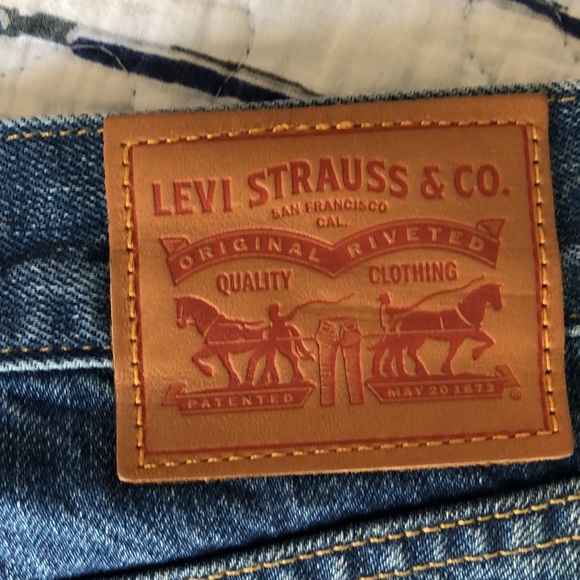 Levi’s Denim Zippered Mini Skirt with pockets - size 28 - Picture 4 of 6